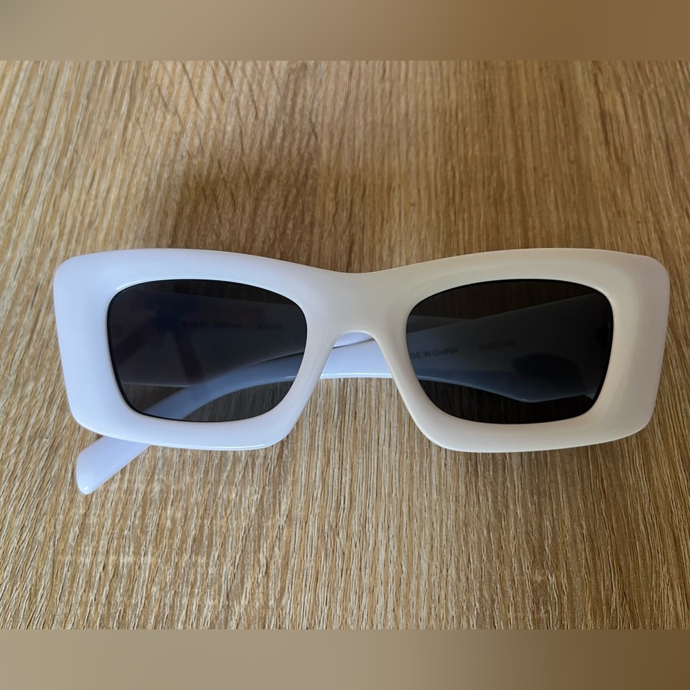 NWOT Stylish White Rectangular Sunglasses